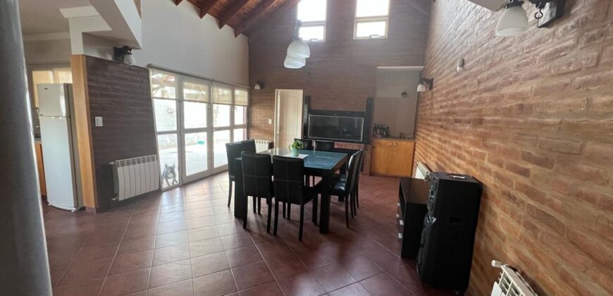 CHALET  Ubicación – Zona Sur