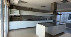 EXCEPCIONAL CASA CON PILETA