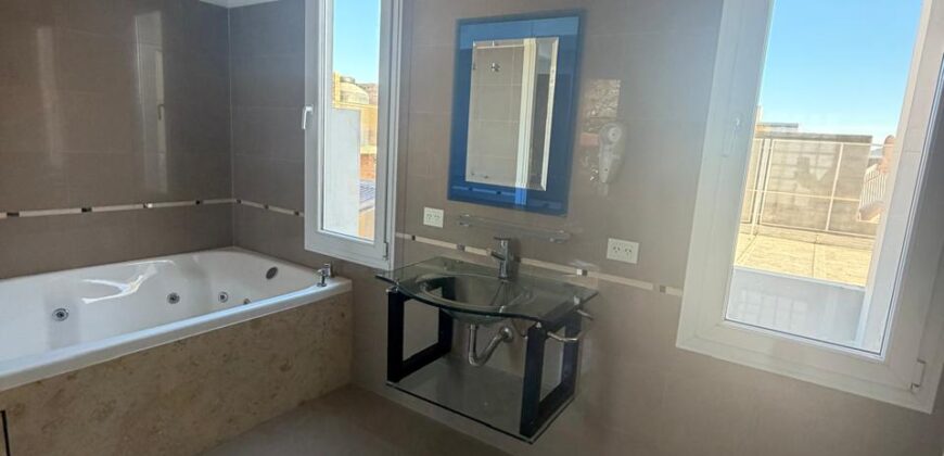 EXCEPCIONAL CASA CON PILETA