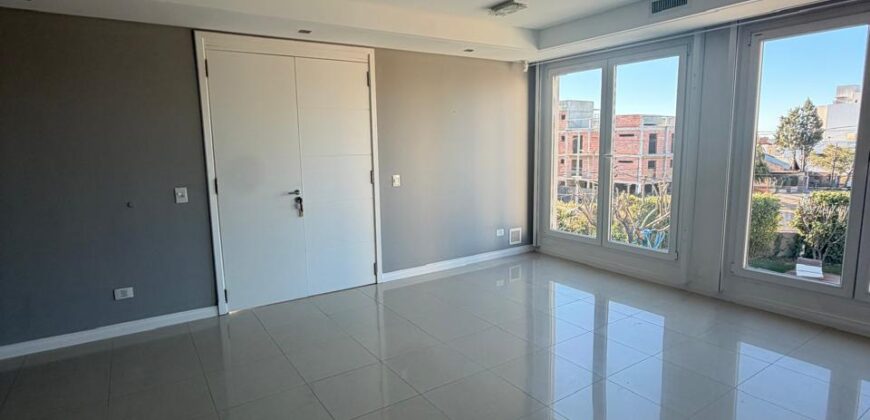 EXCEPCIONAL CASA CON PILETA