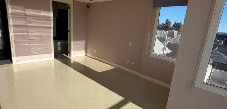 EXCEPCIONAL CASA CON PILETA
