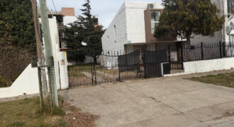 CASA EN VENTA – EXCELENTE UBICACIÓN Y GRAN POTENCIAL