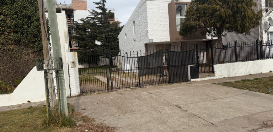 CASA EN VENTA – EXCELENTE UBICACIÓN Y GRAN POTENCIAL